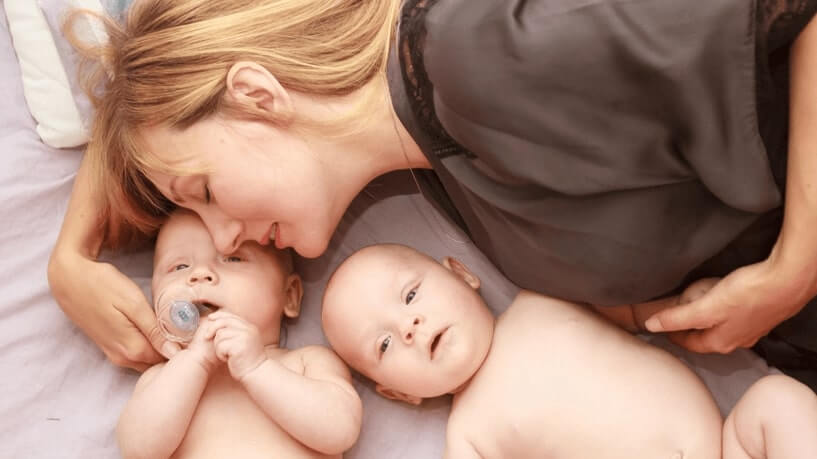 İkiz Bebek Bakıcısı